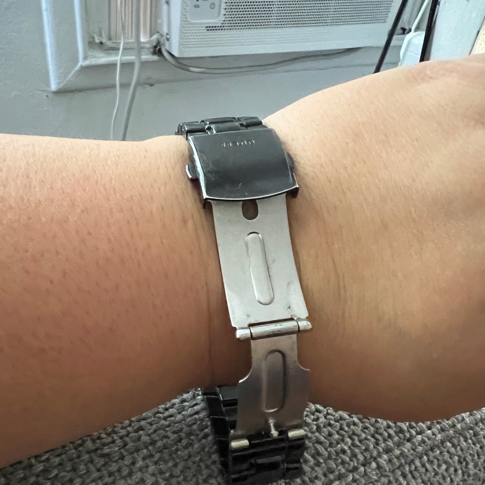 GUESS? watch - Picture 3 of 5